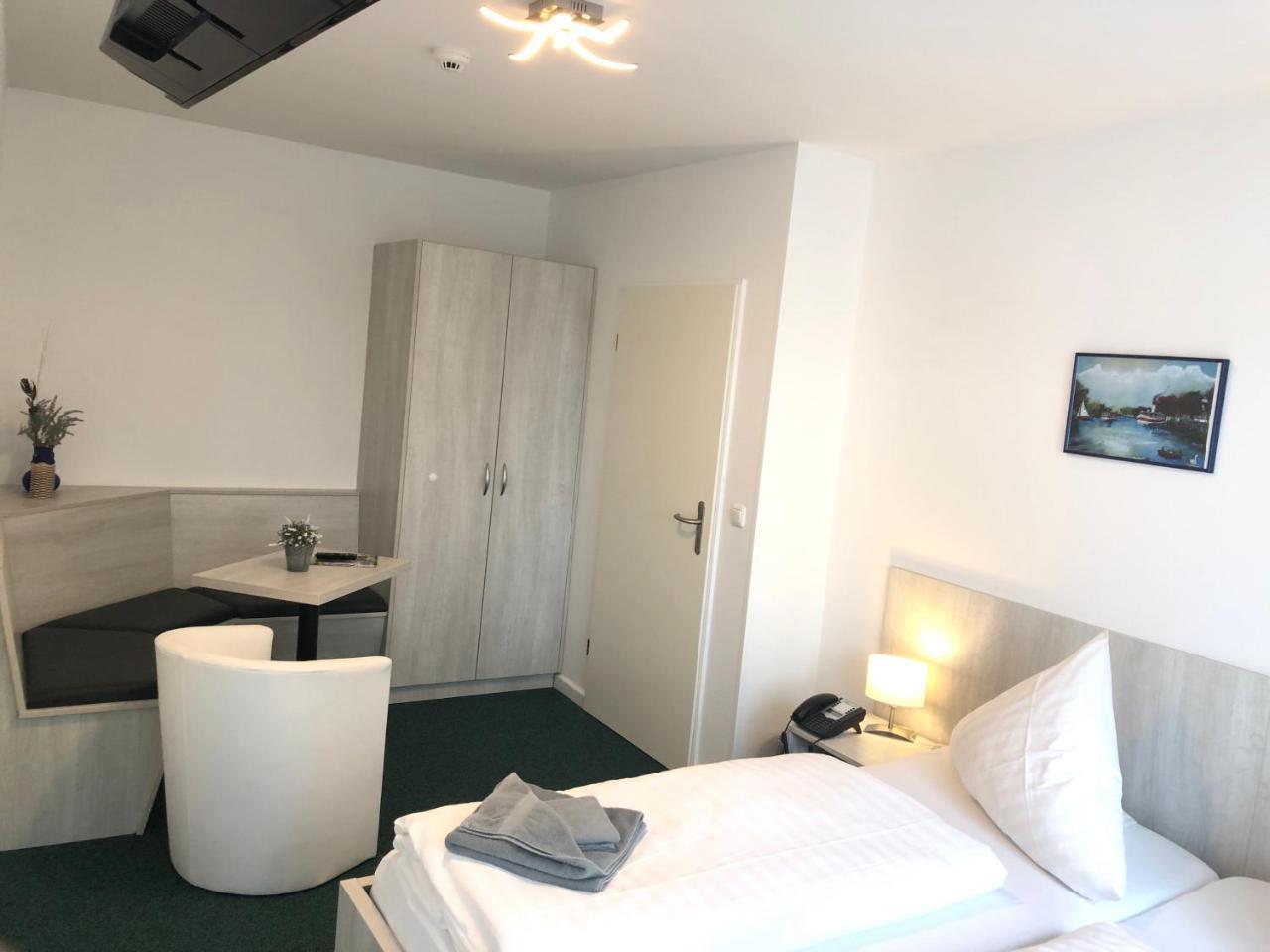 Hotel Neu-Helgoland Berlino Esterno foto